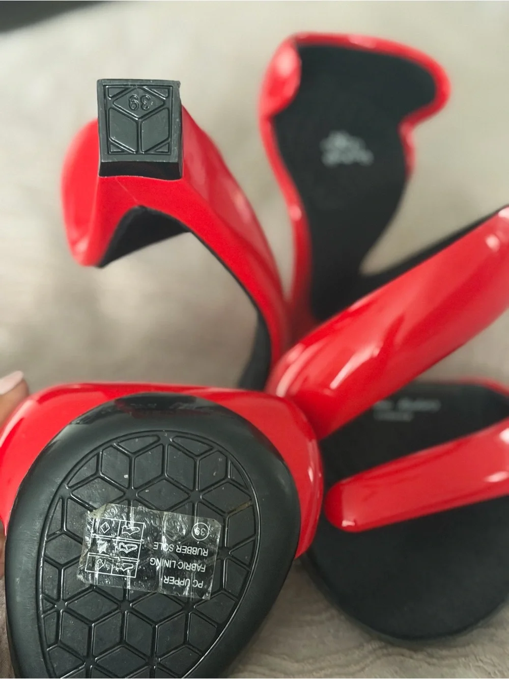 Julian Hakes bold red